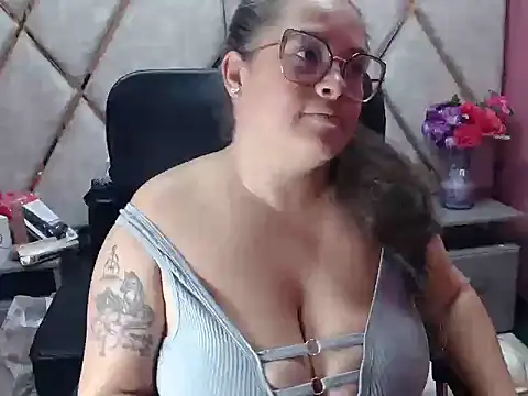 Chat +18 de Sarah_Boobs_ ao vivo