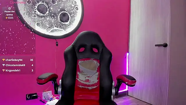 lena_rousseau's Live XXX Chat