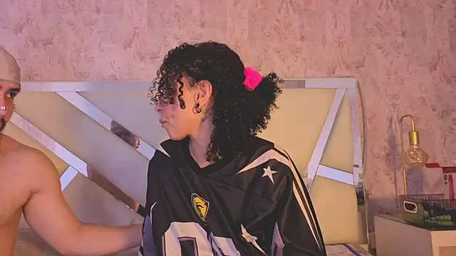 Chat +18 de Benny_and_Mark ao vivo