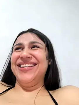 Chat +18 de Daniela-rosee ao vivo