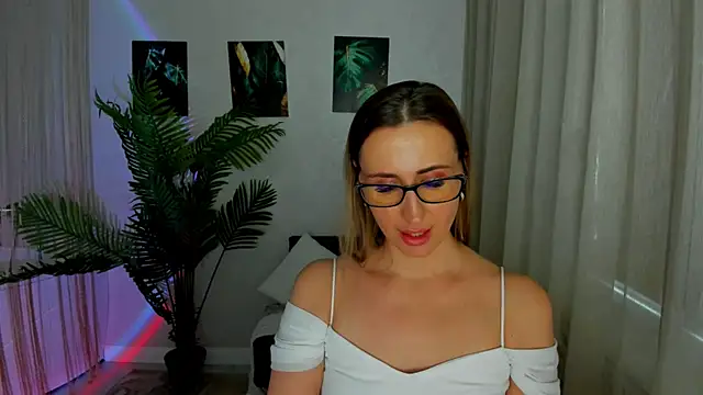 PassionGlow's Live XXX Chat