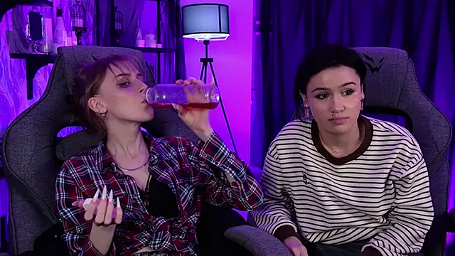 KiraMontoya's Live XXX Chat