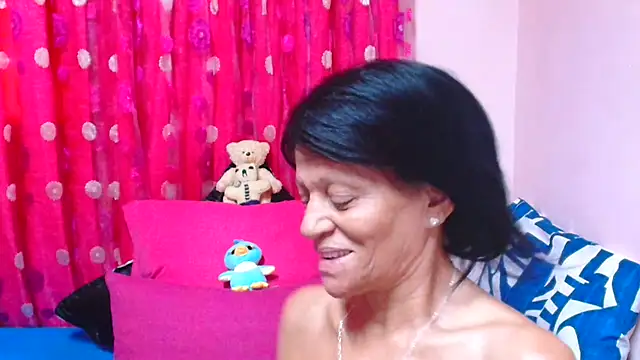 SLUTTYROXY élő XXX-chatje