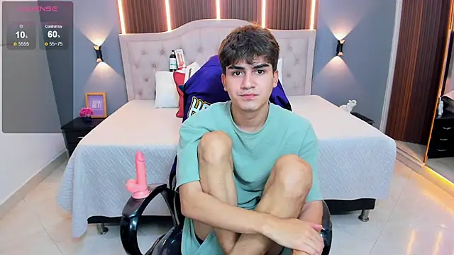 Tommy18__'s Live XXX Chat