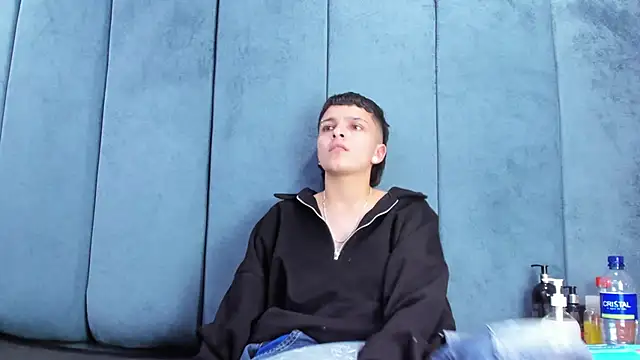 Megan_Thompson_ élő XXX-chatje