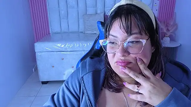 Pertunjukan Kamera Web Astrid1_s