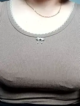 Ladyly99 在線直播表演