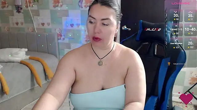 Korolek12's Live XXX Chat