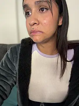 Isabella-Teen Live XXX-chat