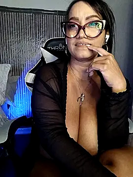 Yameil Live XXX-Chat