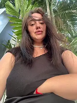 Chat XXX en directo de KiraSunshine