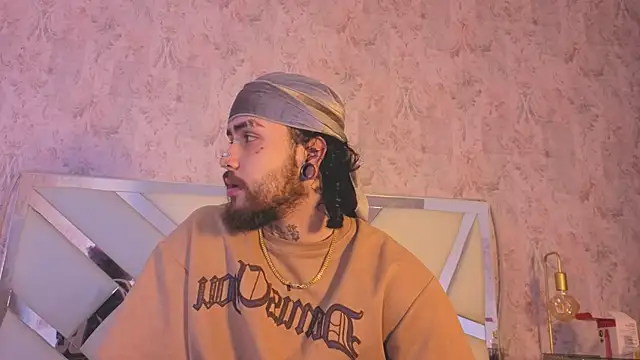 Benny_and_Mark's Live XXX Chat