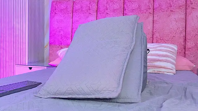 Онлайн чат XXX emmacurvy