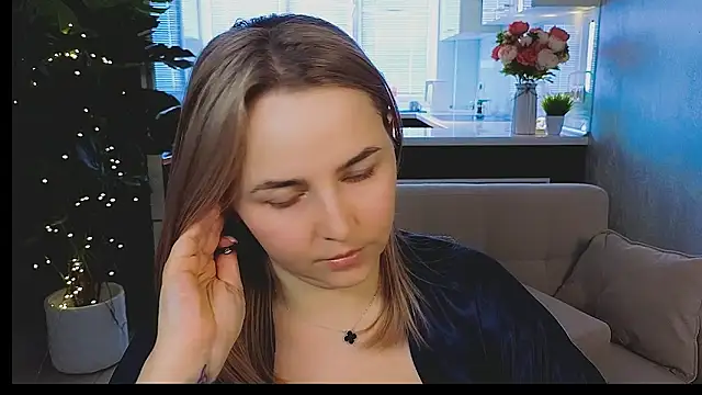 Mira_Mermayd's Live XXX Chat