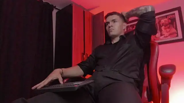 ALPHA_DOMINUS_ élő XXX-chatje