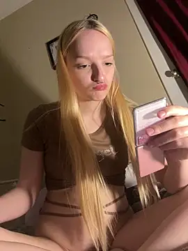 lexuslover687 élő XXX-chatje