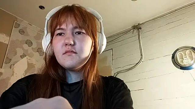 Pertunjukan Kamera Web DinaFirebird