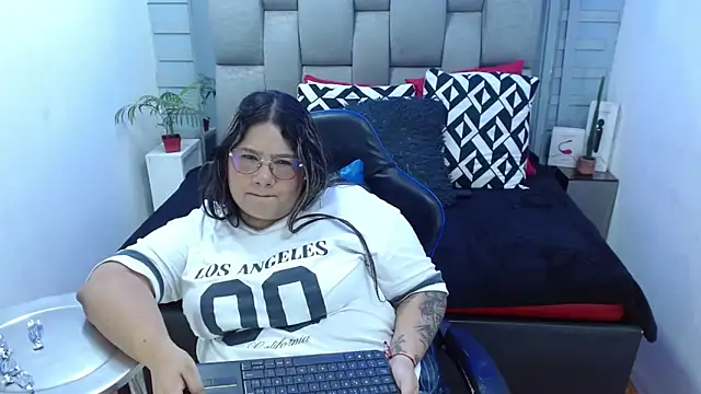 Chat XXX ao vivo de evelin_zaens