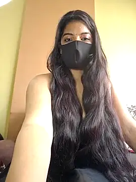 Kajal2026: διαδικτυακό σόου στην κάμερα