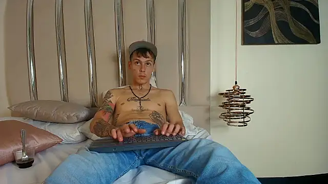 Онлайн чат XXX Ethan_Wolfe