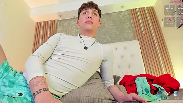 Tomy_Rox live XXX chat