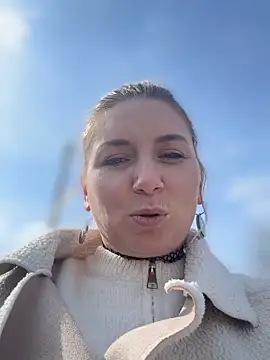 Crazy-Rosa Live XXX-chat