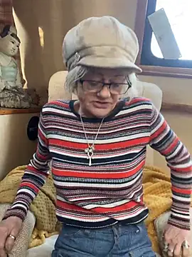 ladyboatlady's Live XXX Chat