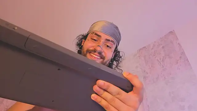 Онлайн чат XXX Benny_and_Mark