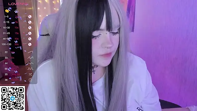 SelenaCute's Live XXX Chat