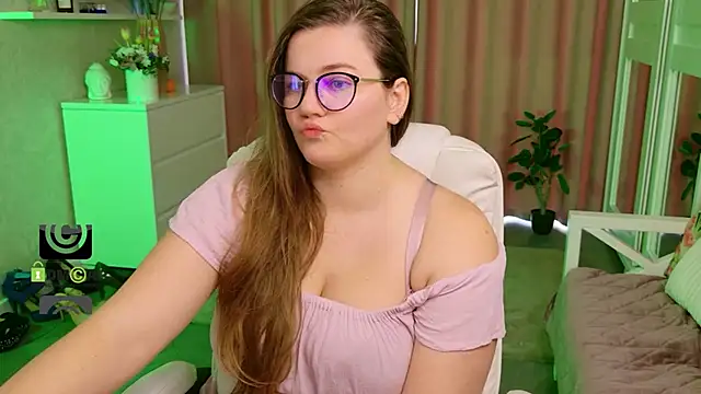 Онлайн чат XXX KellyKleine