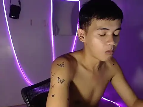 jaybot_jayxx élő XXX-chatje