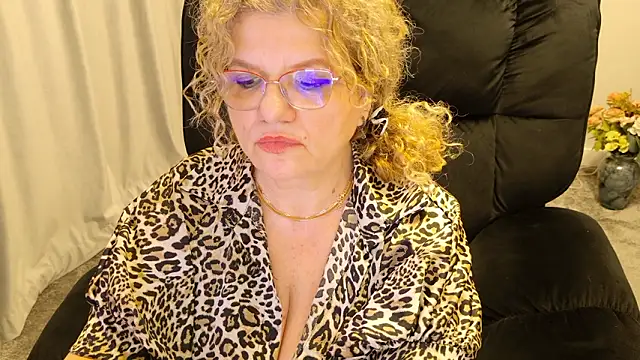 maggiemilff élő XXX-chatje