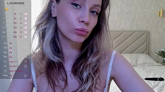 Alice_Wonders Chat XXX live