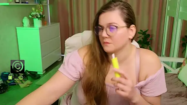 Chatroom XXX en direct de KellyKleine