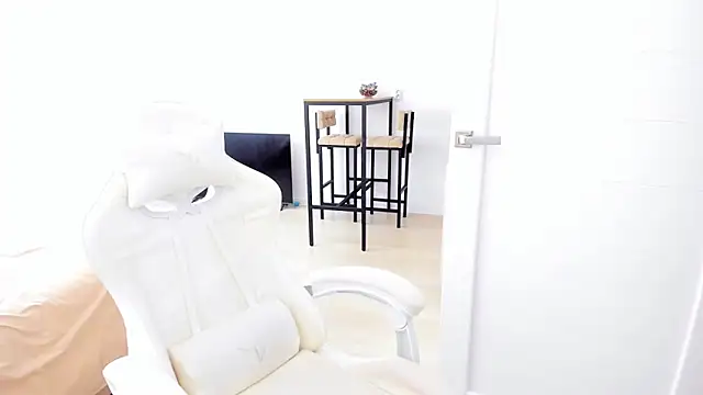 AvisFlowers' Live XXX Chat