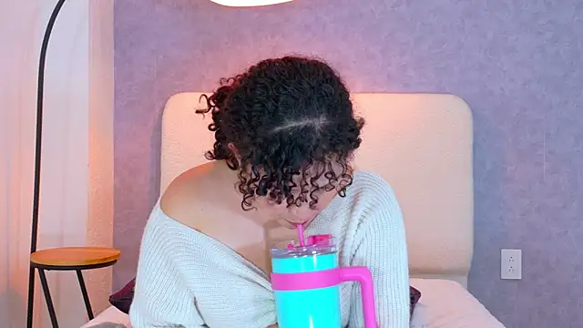 Chat +18 de Tracielowe_w ao vivo