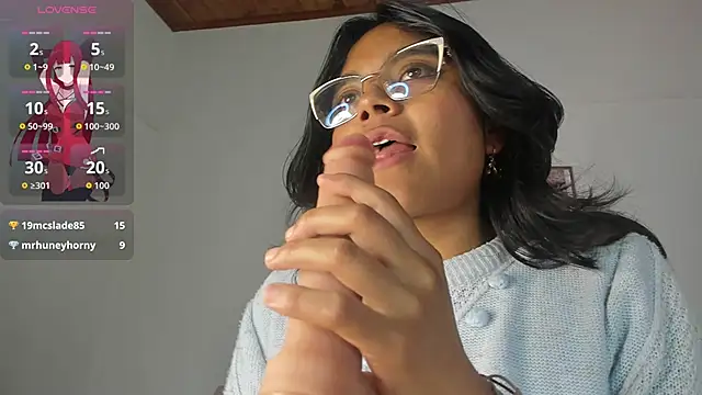 luna_velveth's Live XXX Chat