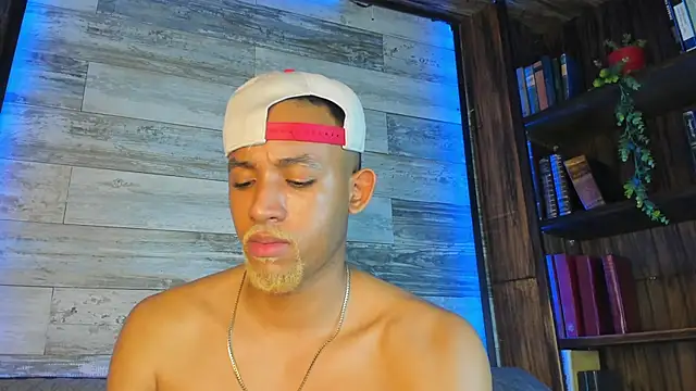 B_WildのライブXXXチャット