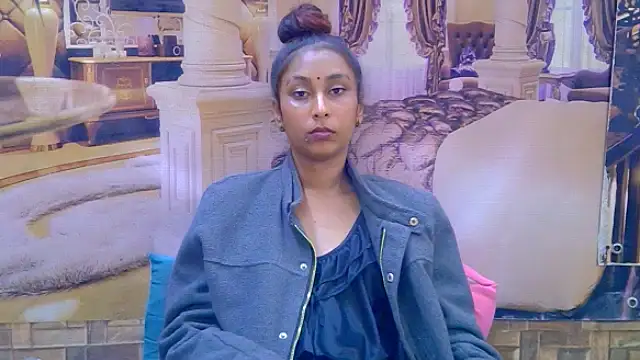 IndianSexyButt live XXX chat