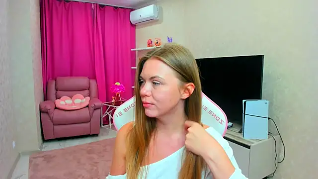 Strawberrye Adlı Modelin Canlı XXX Sohbeti