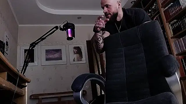 Вебкам-шоу FindomJason