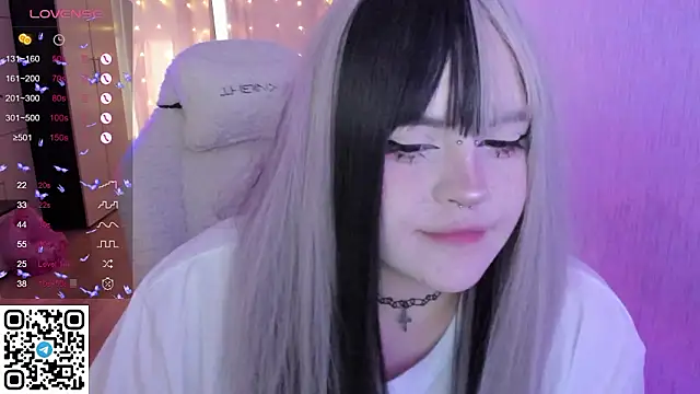 Онлайн чат XXX SelenaCute