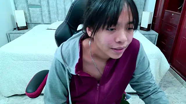 laureentt_: онлайн-секс-чат