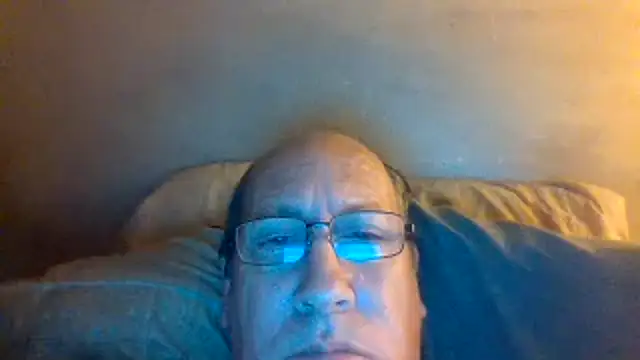 Онлайн чат XXX hornyrich69