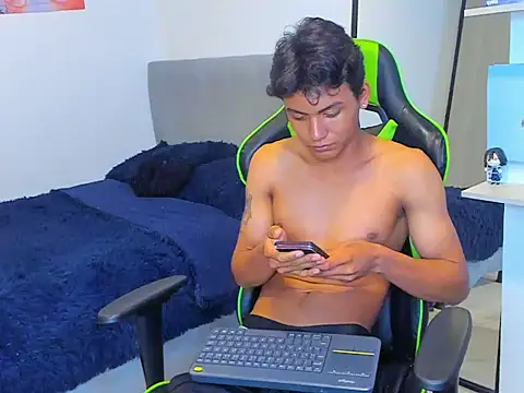 PaulTallx's Live XXX Chat