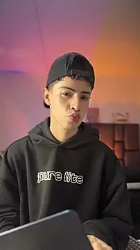 แชท XXX สดของ Sebastian_Reed