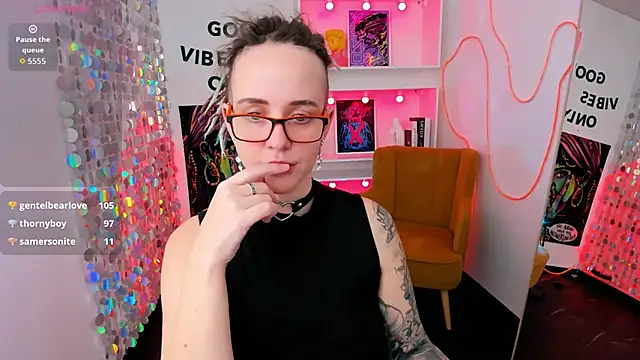 LisaFoxy_y: онлайн-секс-чат