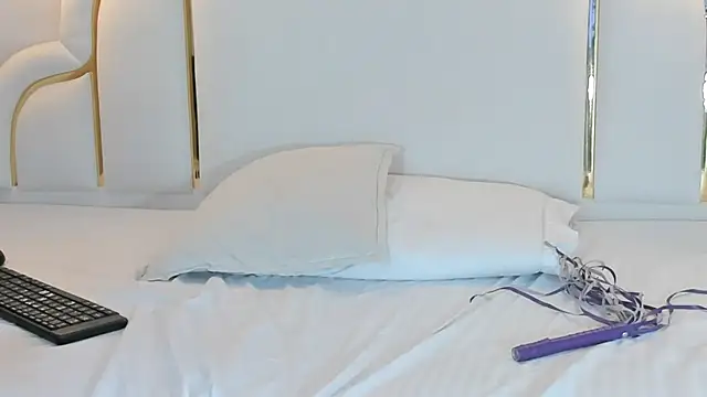 naughtyrose_vc Adlı Modelin Canlı XXX Sohbeti