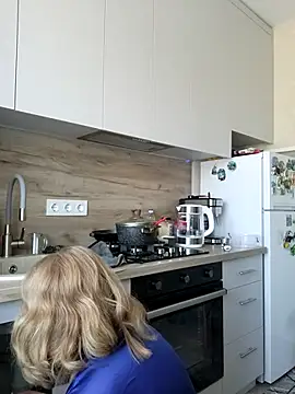 Brionia Chat XXX live