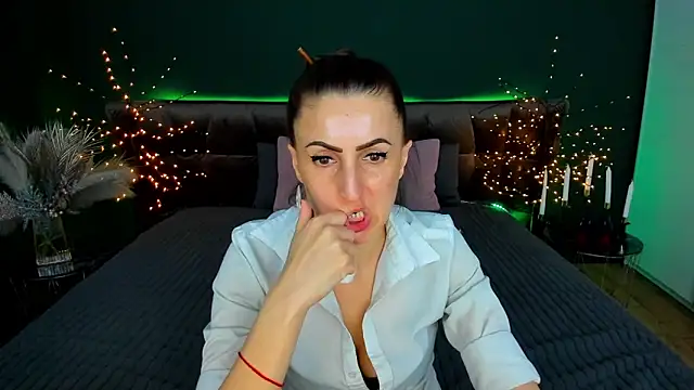 Chat +18 de Rebecca_Diamond ao vivo